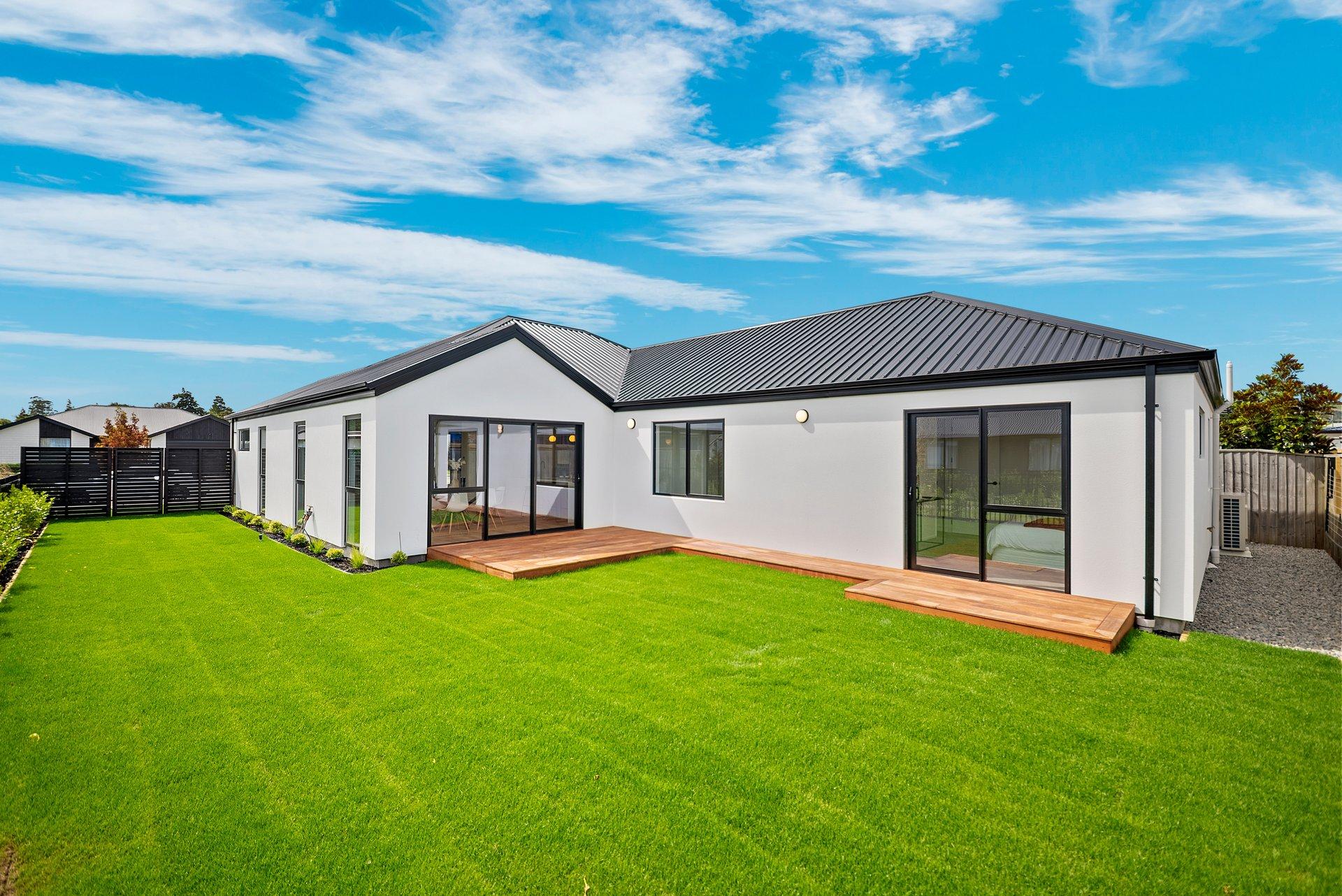 Modern minimalist home design by Lavender Homes