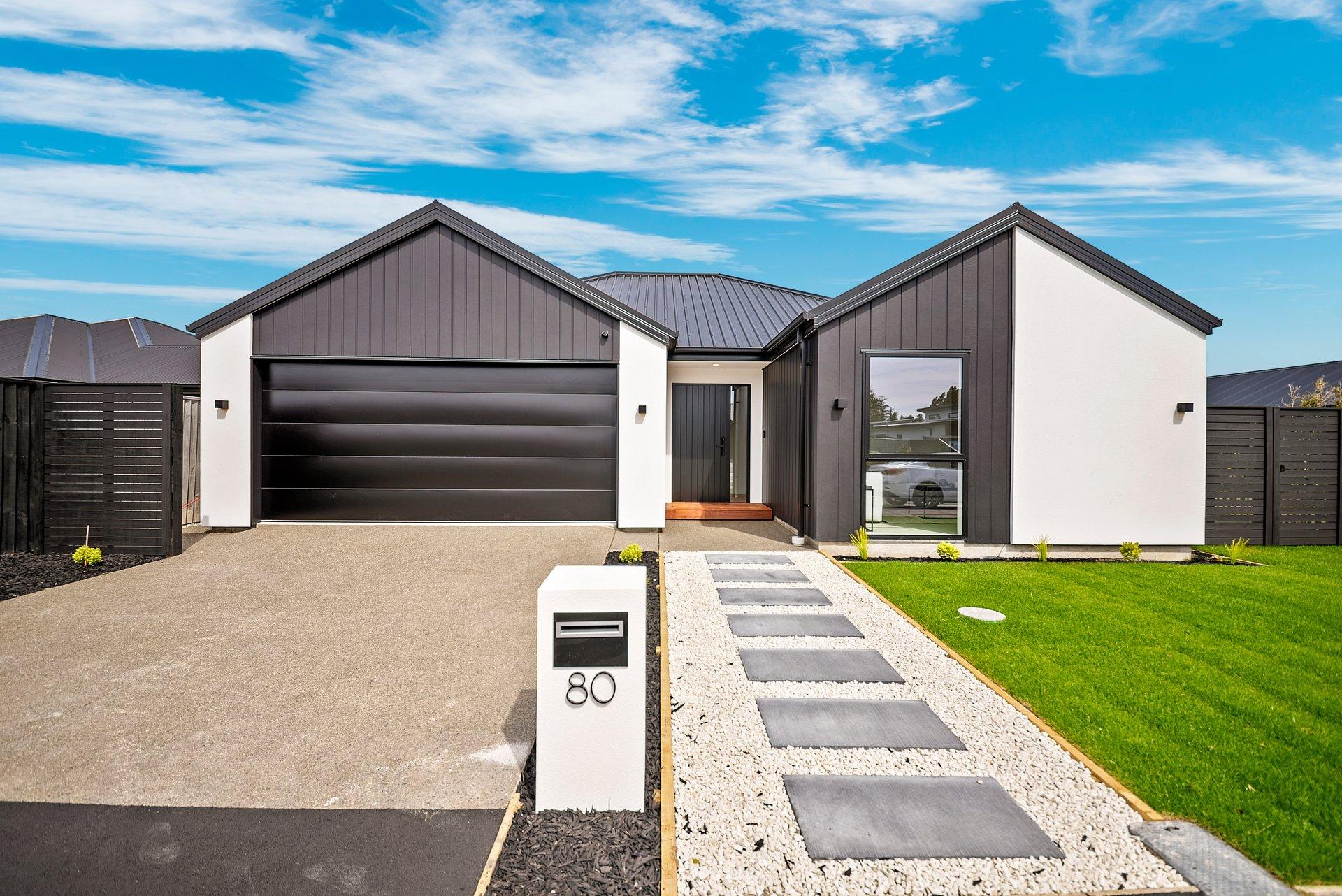 80 Muirhill Street Gallery 19